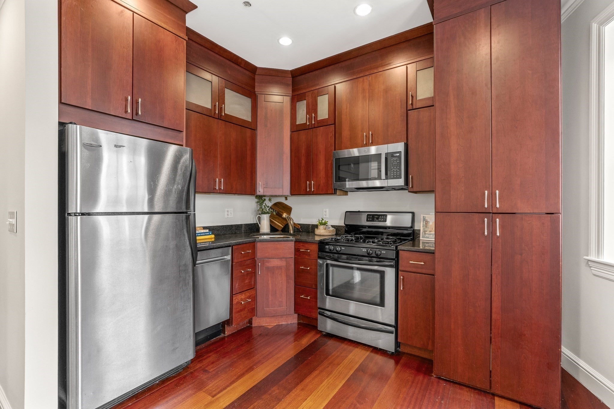 135-137 Salem St 7