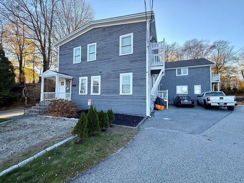 Photo of 176 Court St #2, Plymouth, MA 02360 (MLS # 73510014)