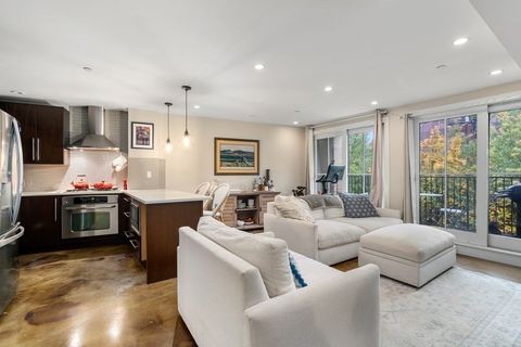 64-66 Salem St 4R Boston MA 02113