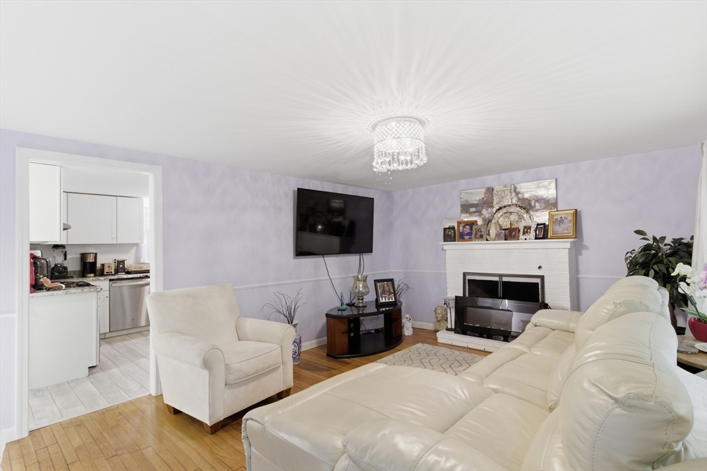 762 W Yarmouth