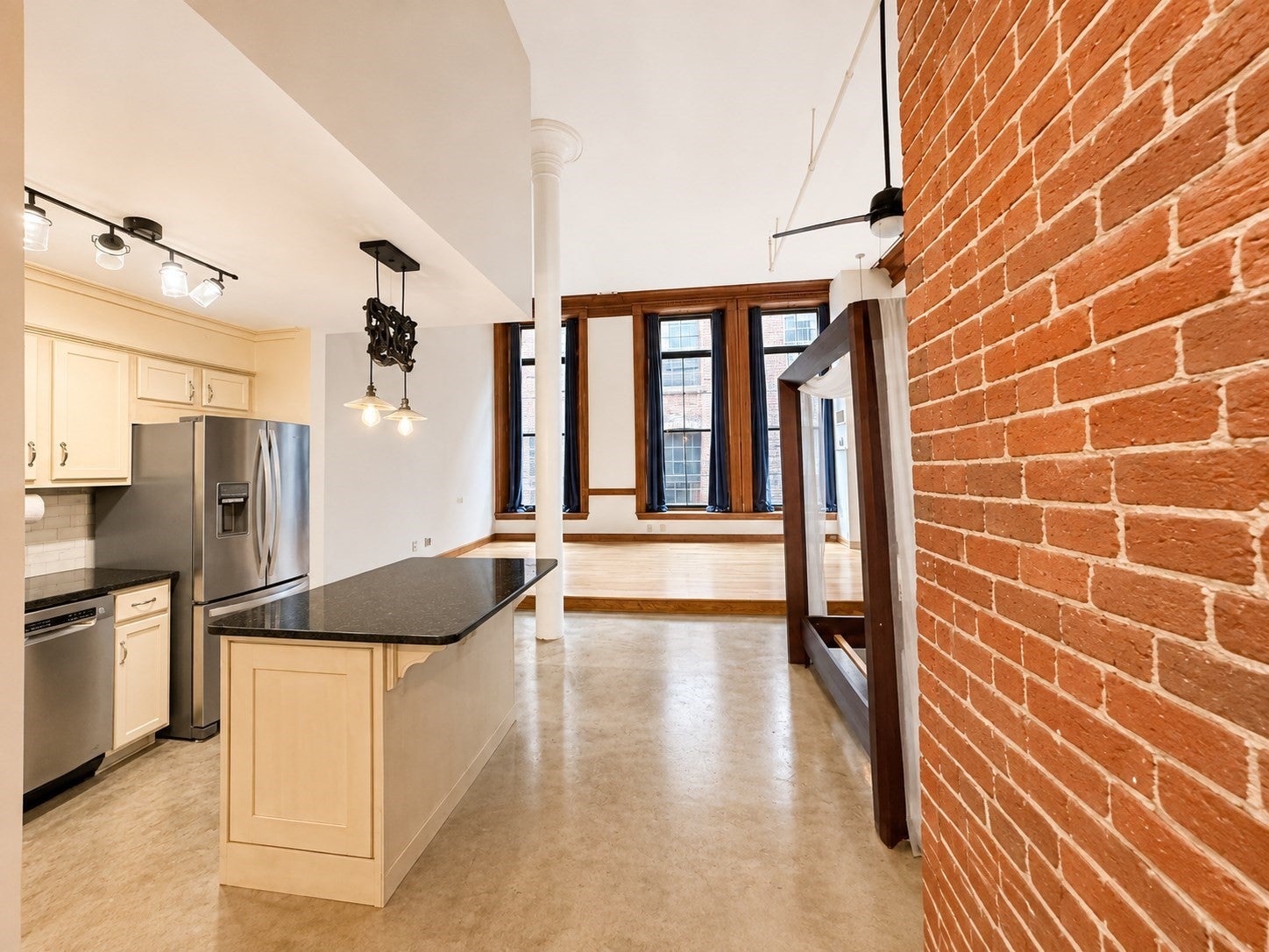 172 Middle St #206, Lowell, MA Photo #3