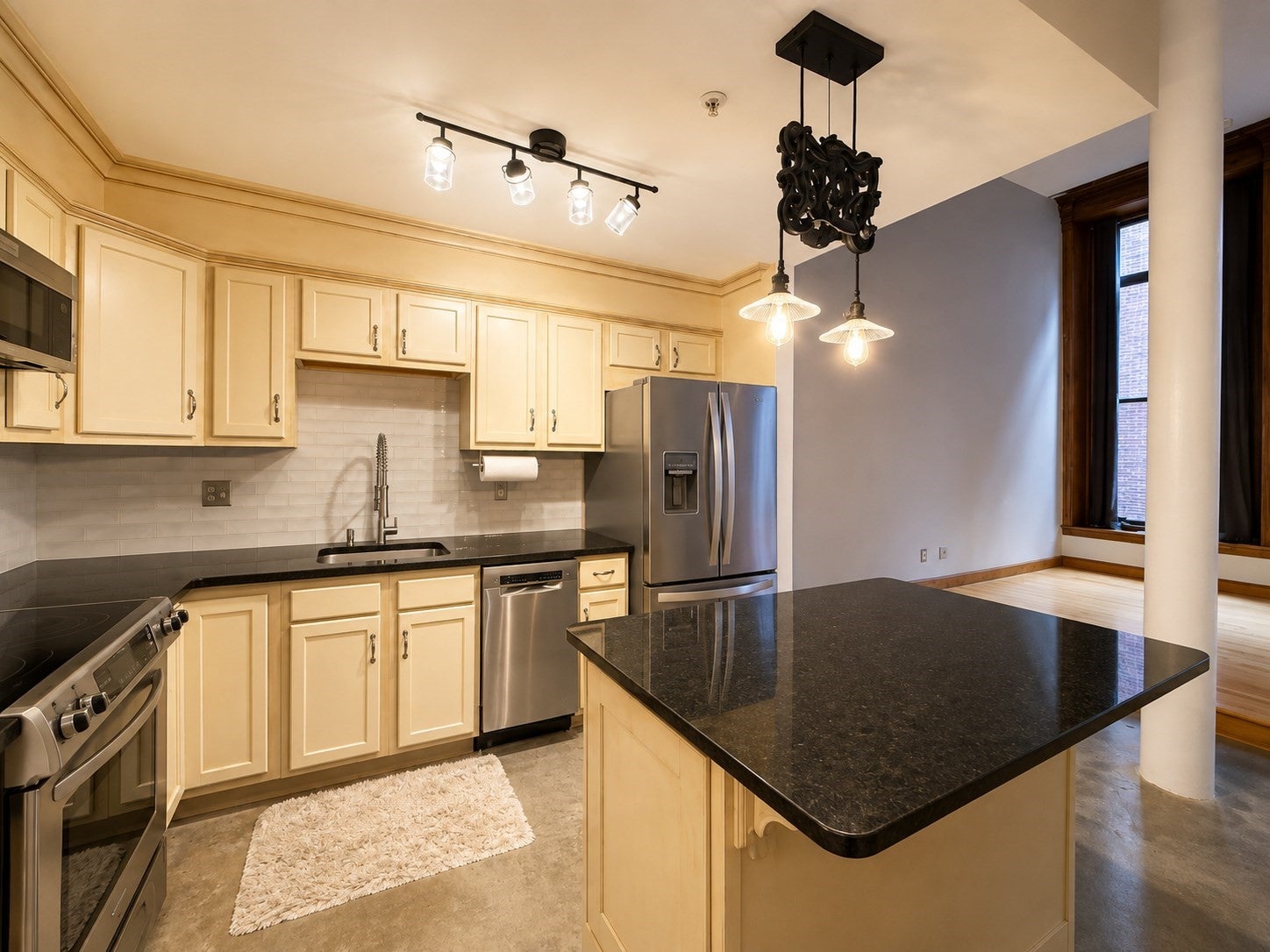 172 Middle St #206, Lowell, MA Photo #9