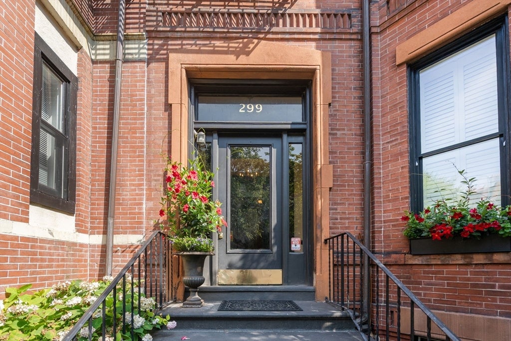 Photo of 299 Marlborough Street, Boston, MA