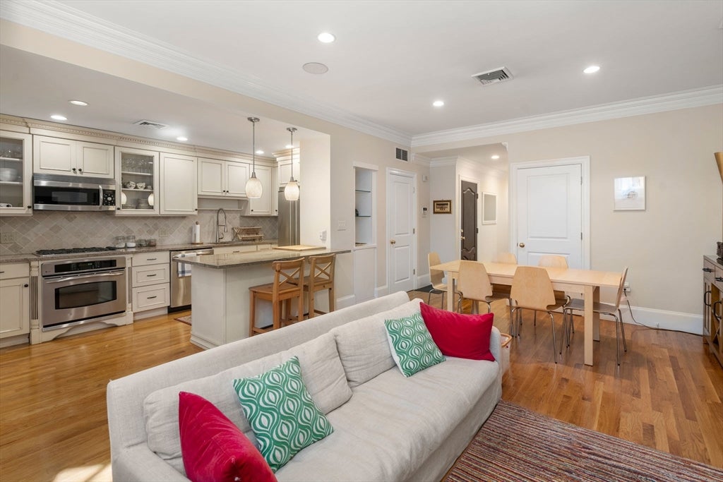 299 Marlborough Street #1, Boston, MA Photo #4