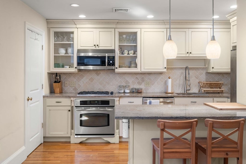 299 Marlborough Street #1, Boston, MA Photo #2