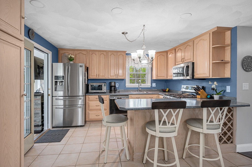 71 Mollie Drive, Tewksbury, MA Photo #8