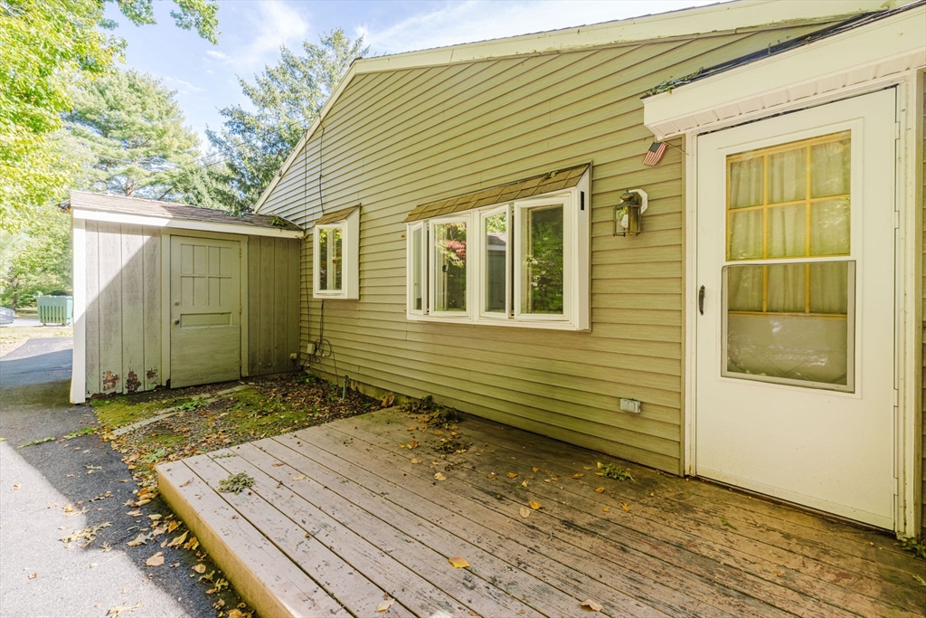 23 Colonial Way