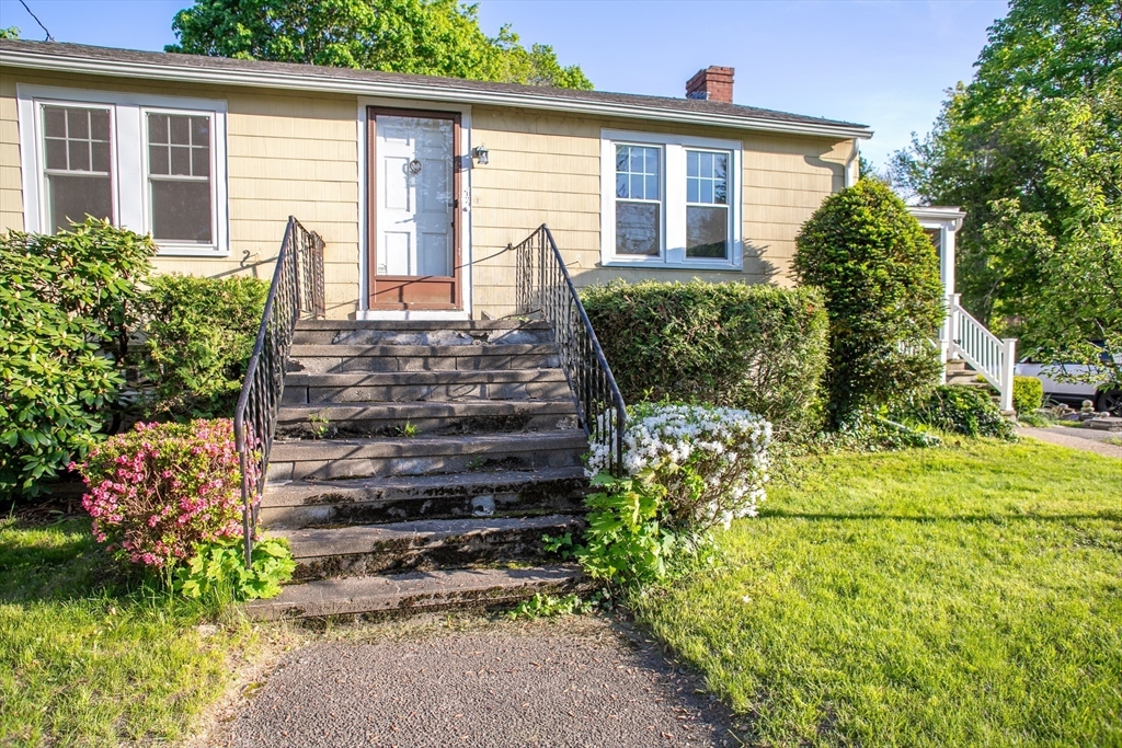 42 Giasson St