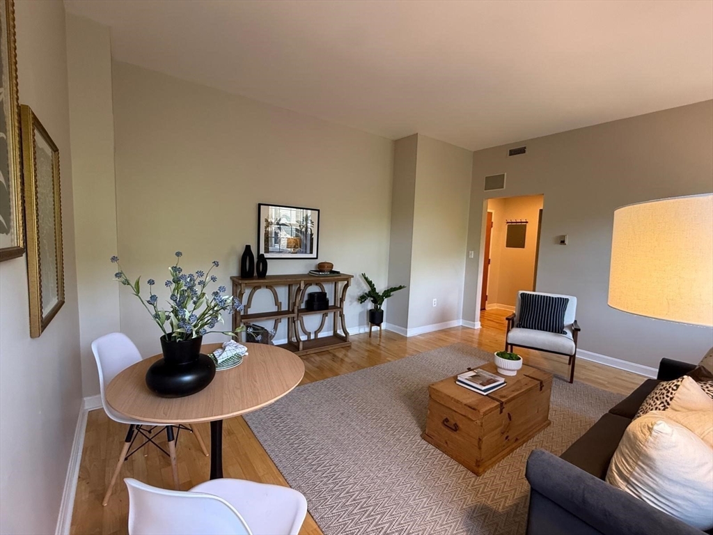 60 E Glen Rd 306