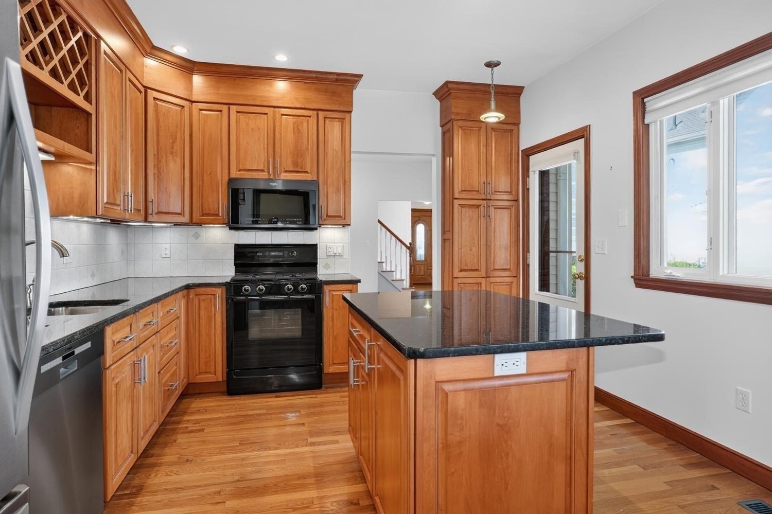 9 Ash St #1, Belmont, MA, 9 Ash St #1, Belmont, MA Photo #8