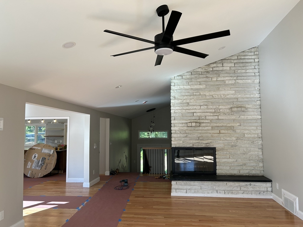 Atkinson, New Hampshire 03811, United States, 3 Bedrooms Bedrooms, ,3 BathroomsBathrooms,Residential,Active,240057