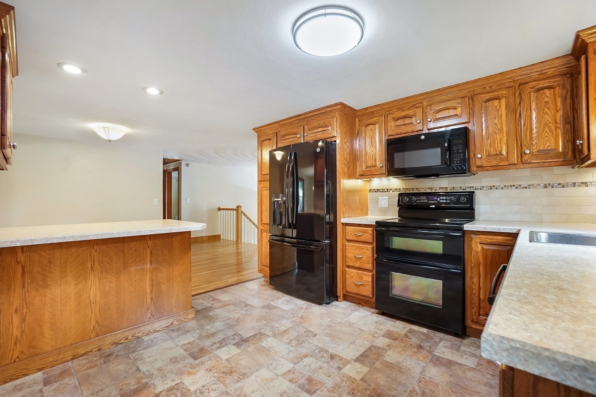 7 Stoney Brook Ln, Milford, MA, 7 Stoney Brook Ln, Milford, MA Photo #9