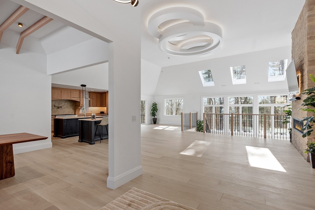 70 Colonial Dr