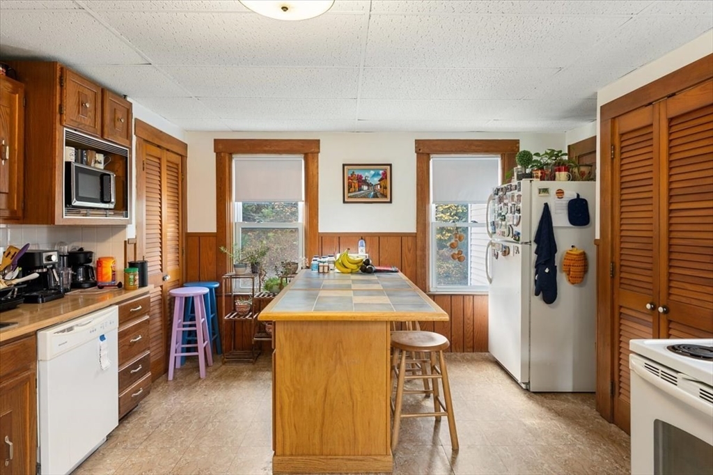 34 Forest Ave