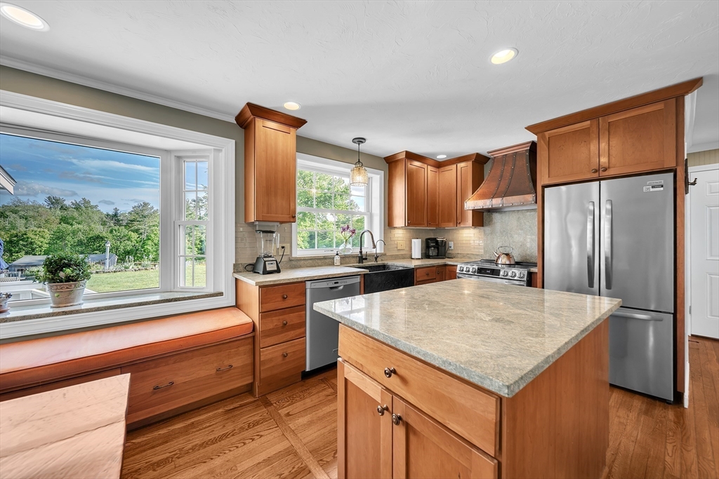 94 Hartford Ave W
