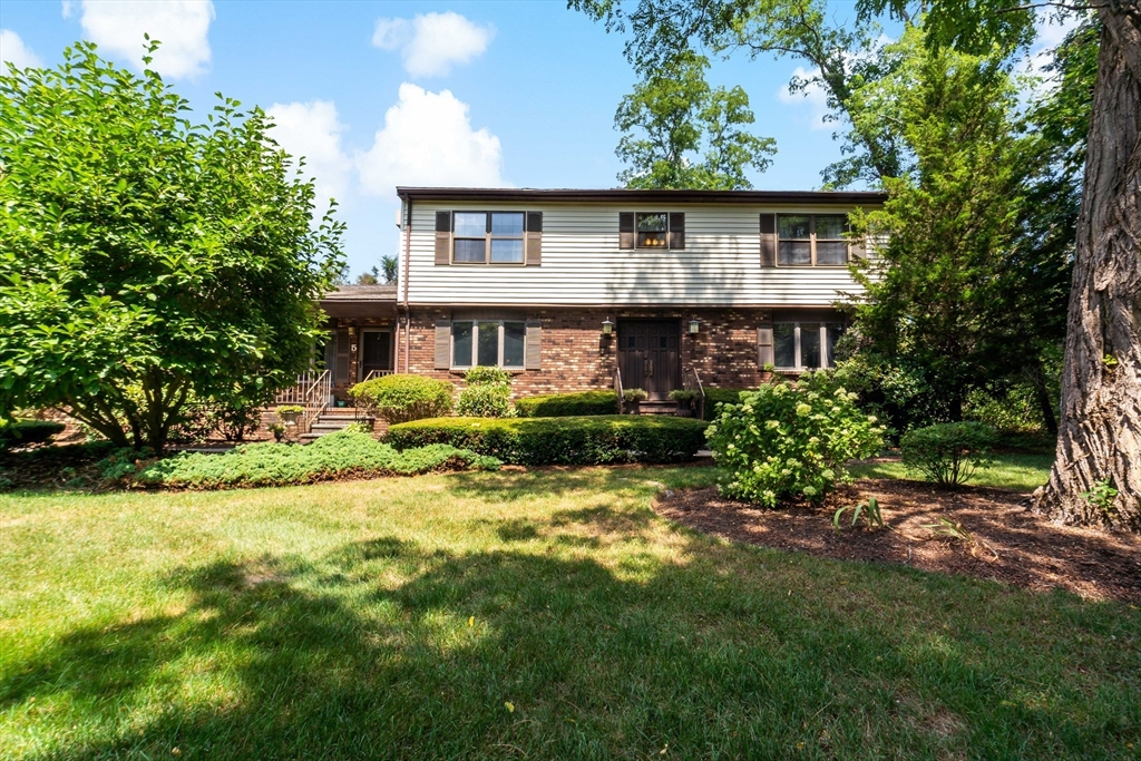 5 Tanager Rd
