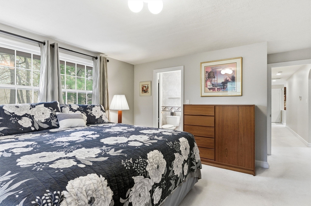 32 Hayden Lane, Bedford, MA Photo #17