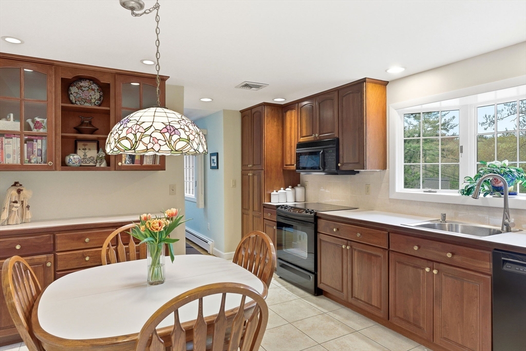 32 Hayden Lane, Bedford, MA Photo #4