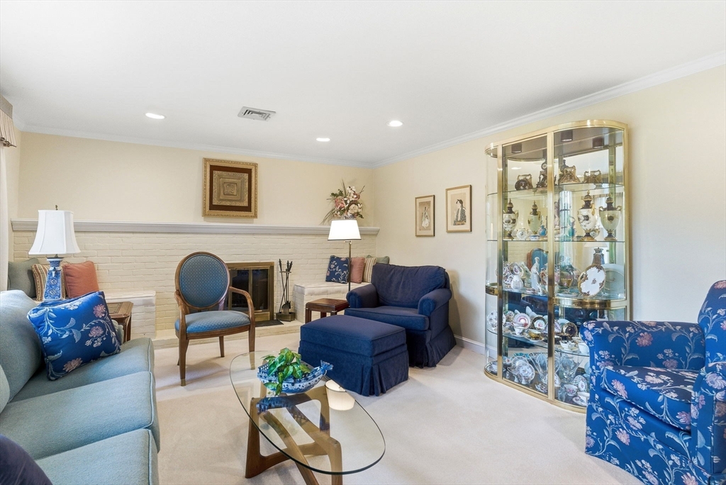 32 Hayden Lane, Bedford, MA Photo #12