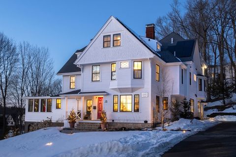 Photo of 18 Maugus Avenue, Wellesley, MA 02481 (MLS # 73485491)