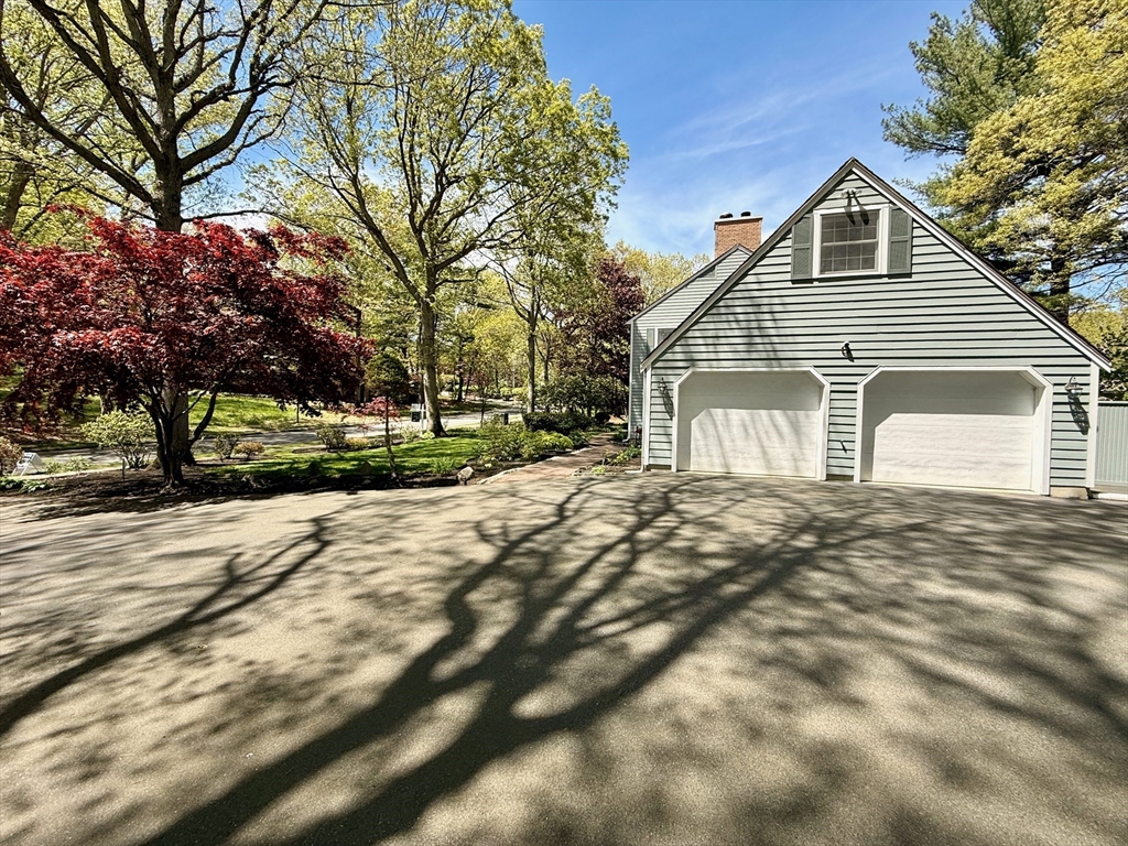 2 Liberty Ln