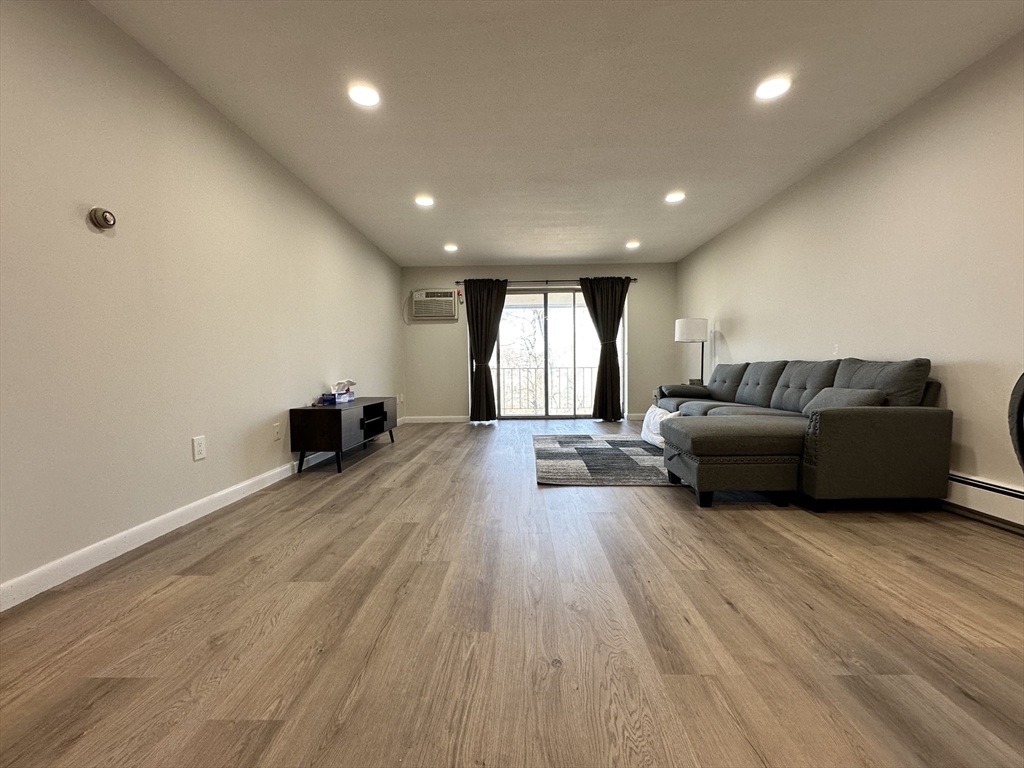 73 Charlesbank Rd 306