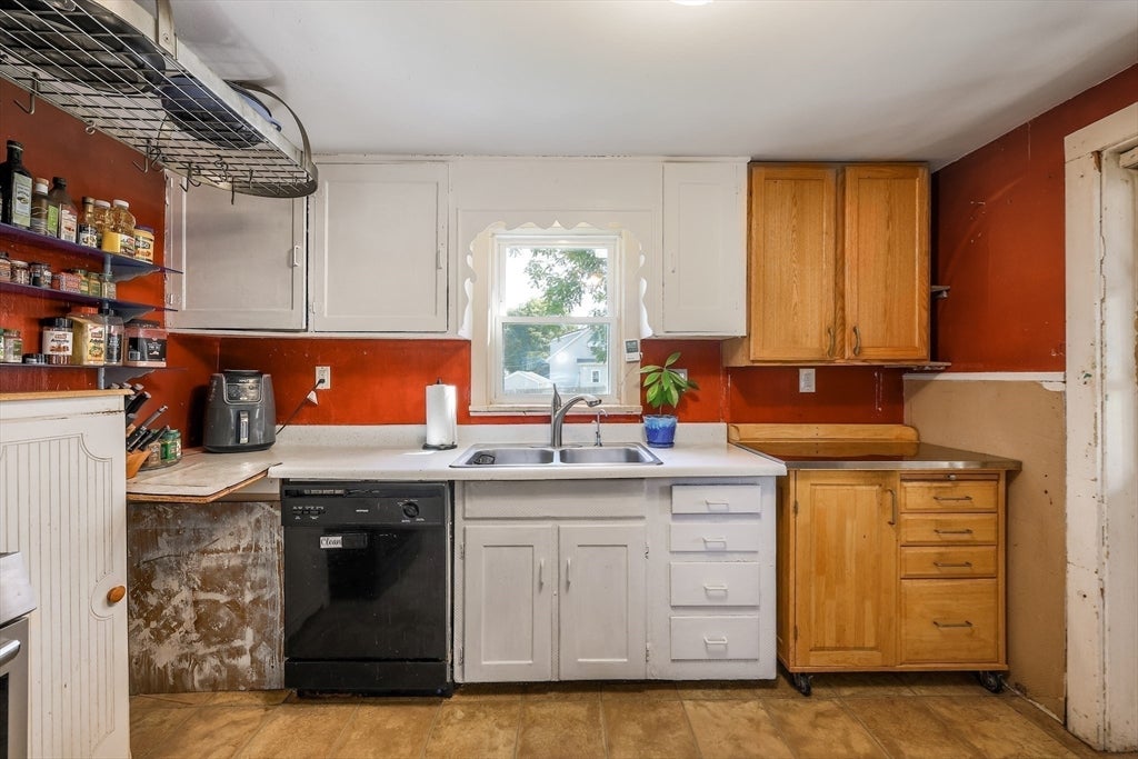 38 Fay Rd, Framingham, MA Photo #17