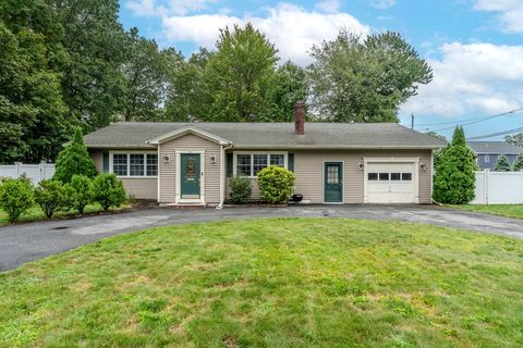 5 Lawn Ave Lowell MA 01852