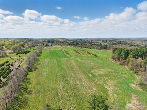 16 Sandersdale Rd Charlton MA 01507