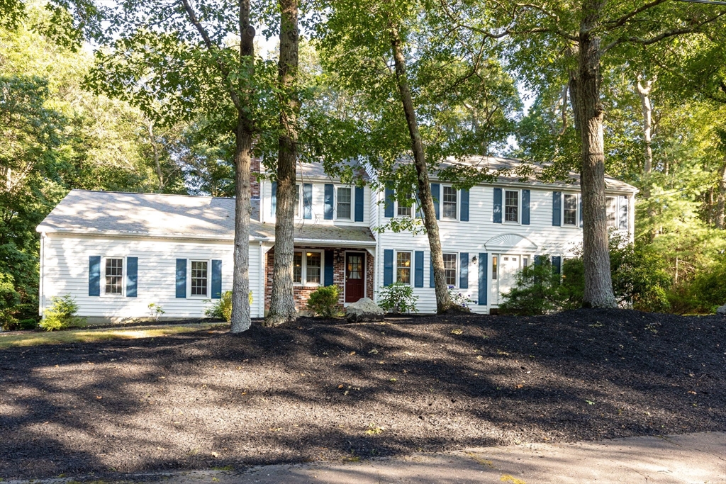 14 Briarwood Cir