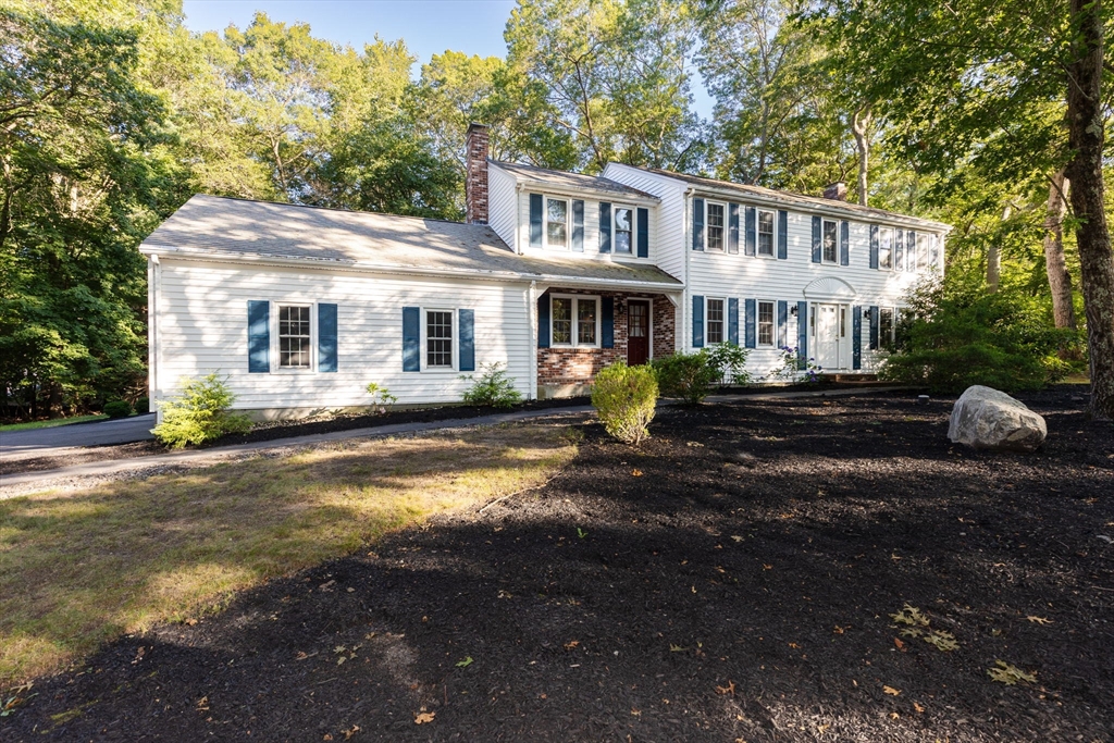 14 Briarwood Cir