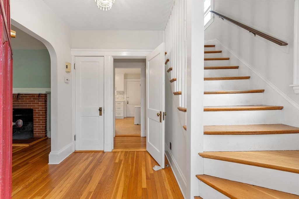 76 Lynde Ave 76