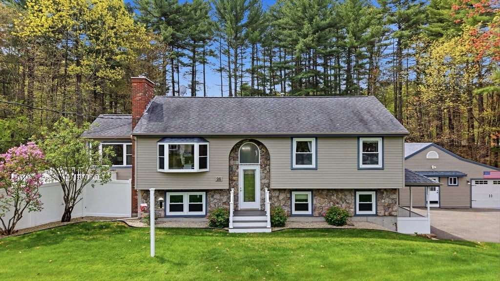 26 Mayflower Drive, Litchfield, NH, 26 Mayflower Drive, Litchfield, NH Photo #2