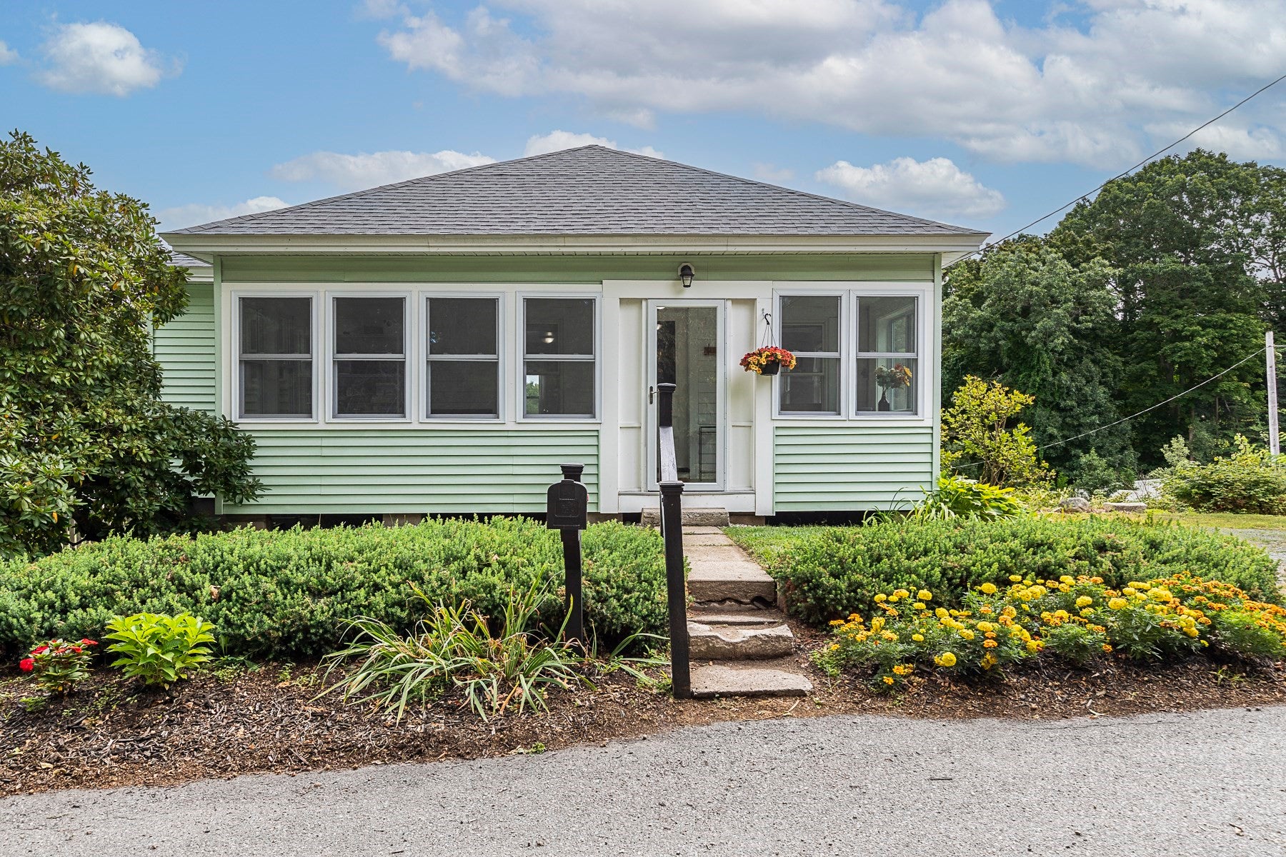 75 Perkins Ave, Hamilton, MA, 75 Perkins Ave, Hamilton, MA Photo #2