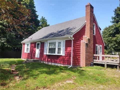 62 Chestnut St Seekonk MA 02771