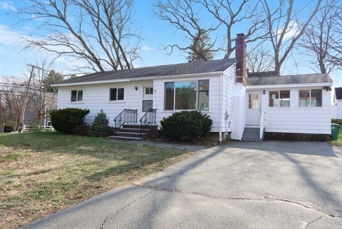 Photo of 31 Mohawk Rd, Burlington, MA 01803 (MLS # 73504652)