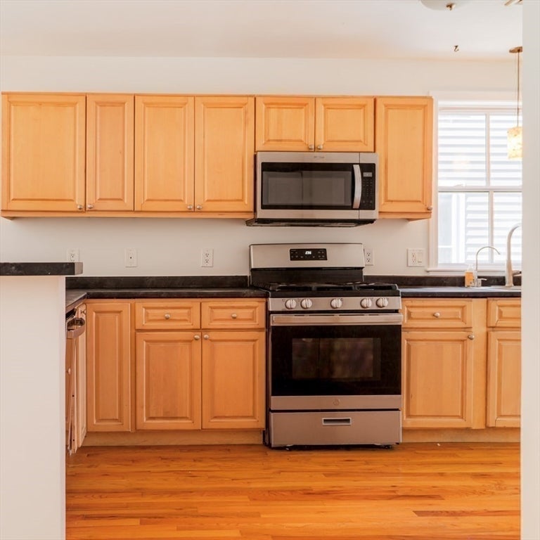 28 Forbes St 1
