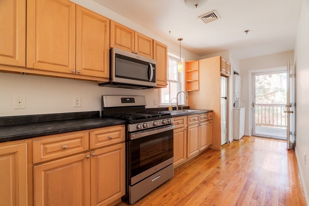28 Forbes St 1