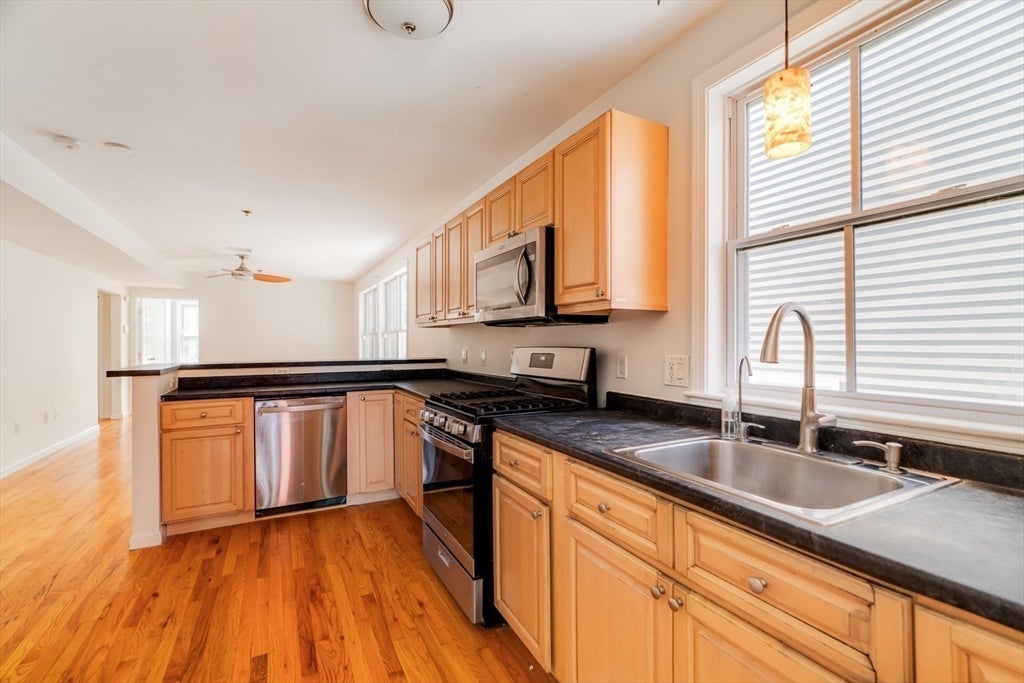 28 Forbes St 1