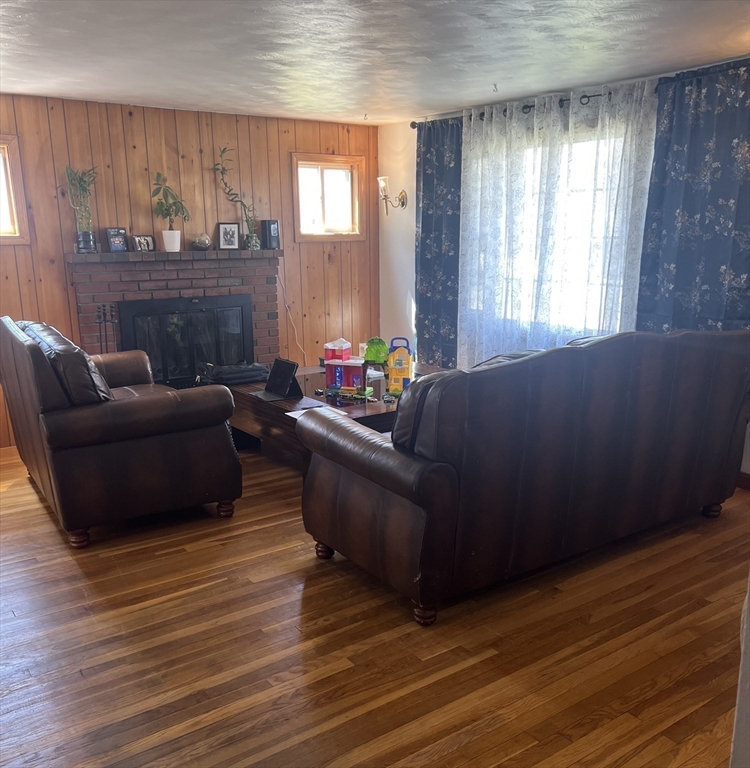 73 Summit Dr