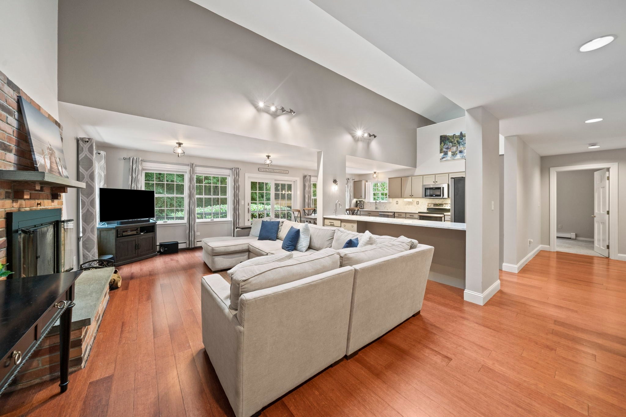 1 Millets Ln, Manchester, MA Photo #10
