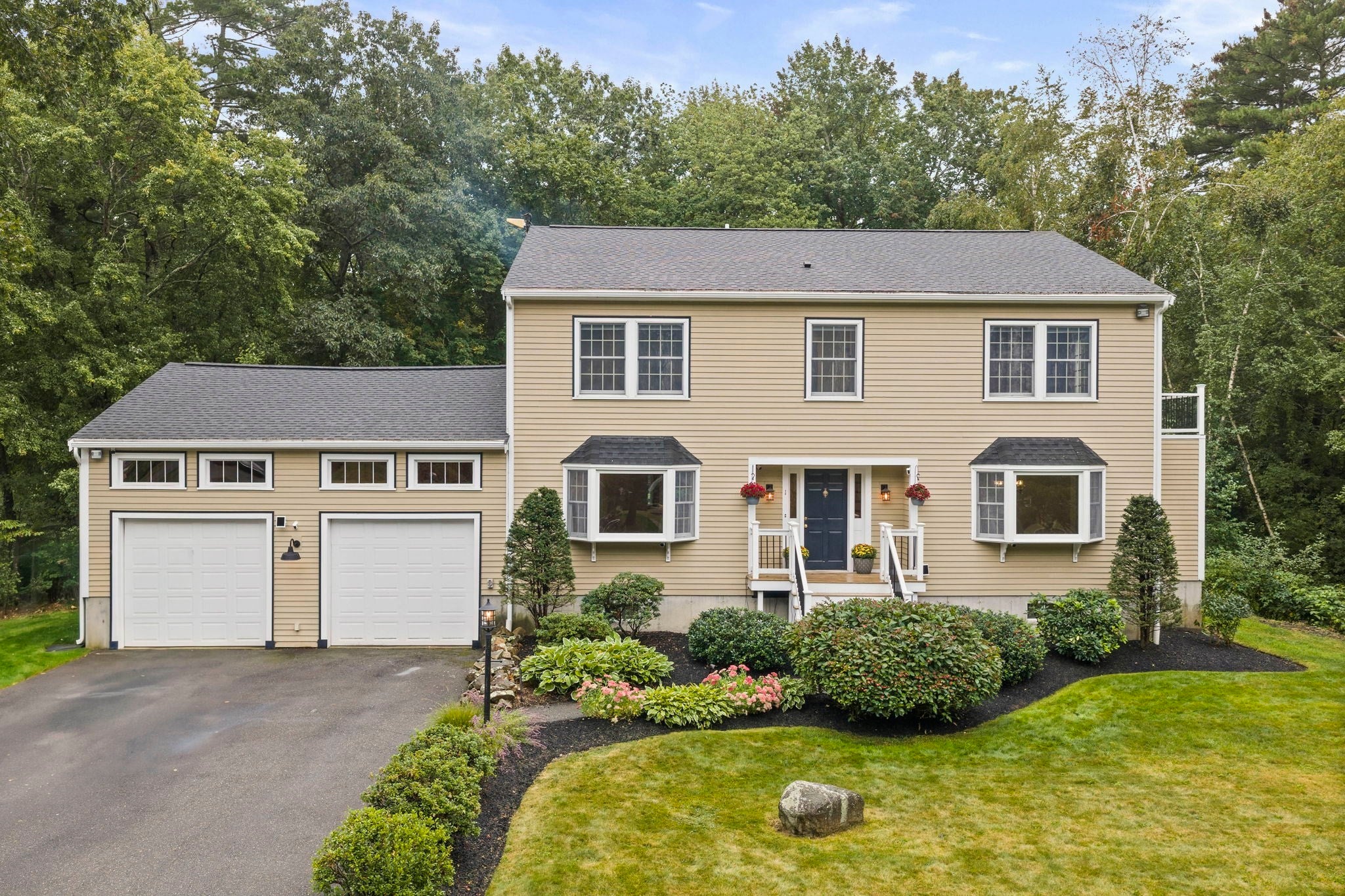Photo of 1 Millets Ln, Manchester, MA