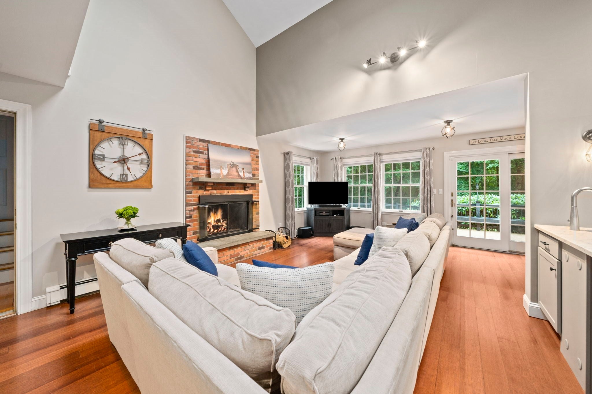 1 Millets Ln, Manchester, MA Photo #9