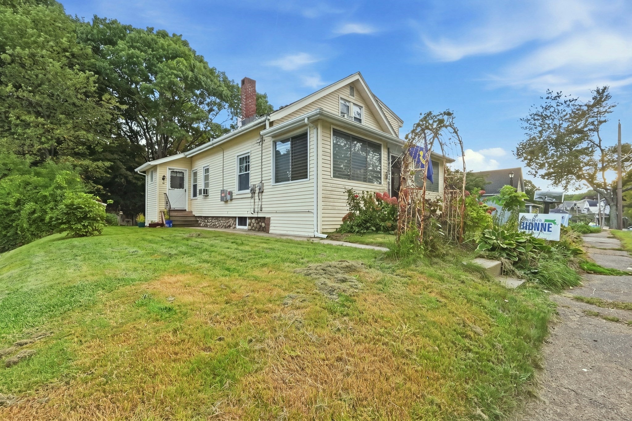 55 Clover St, Worcester, MA, 55 Clover St, Worcester, MA Photo #24