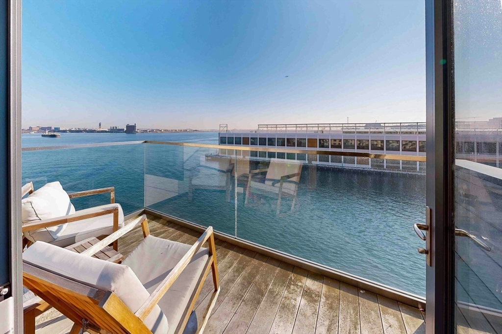 300 Pier 4 Blvd 6E
