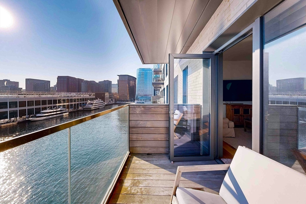 300 Pier 4 Blvd 6E