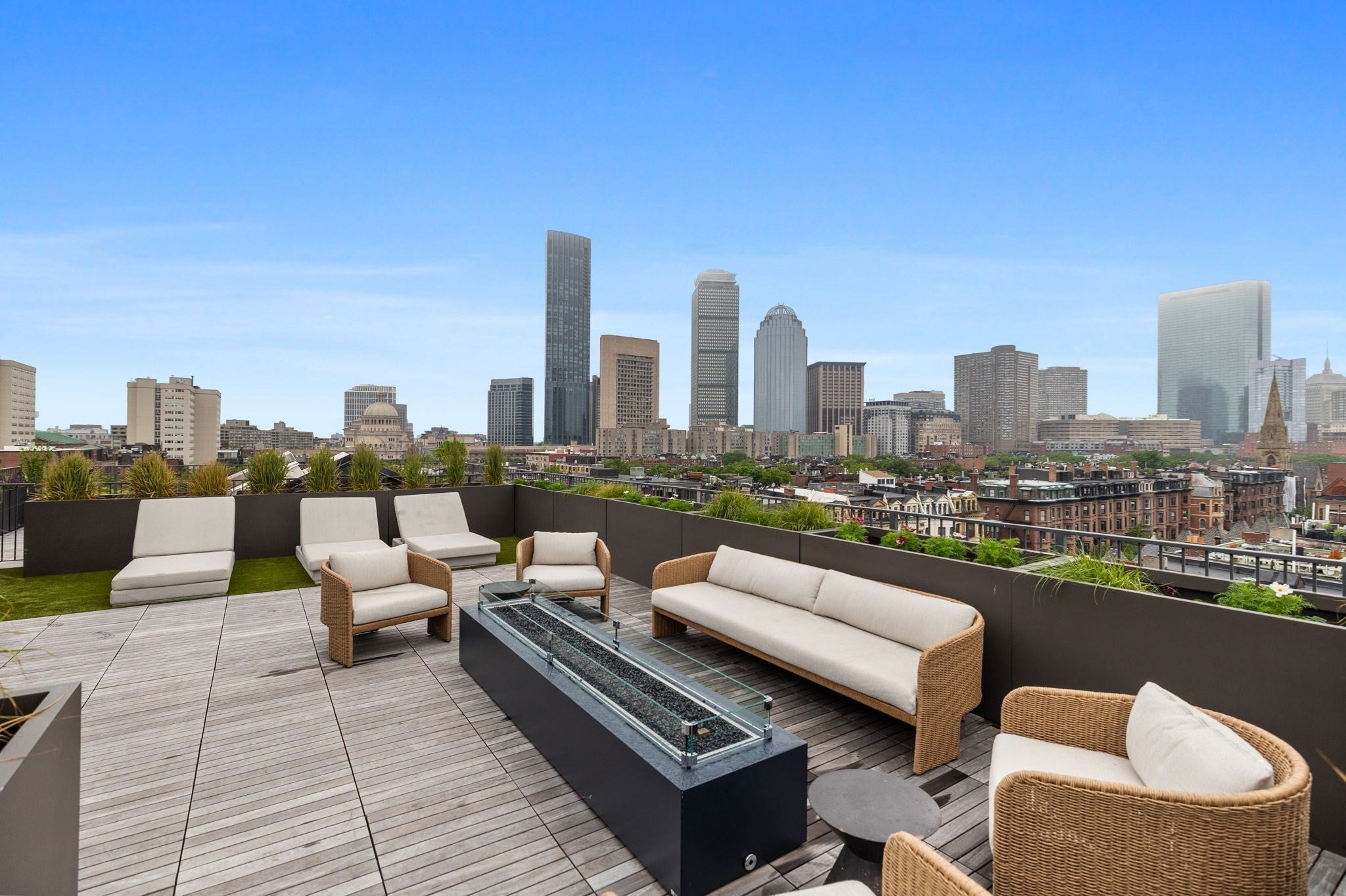 566 Columbus Ave 614