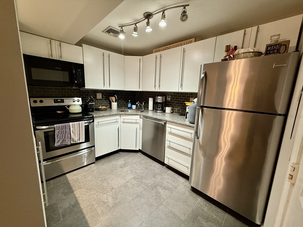 14 Webb Place 2C