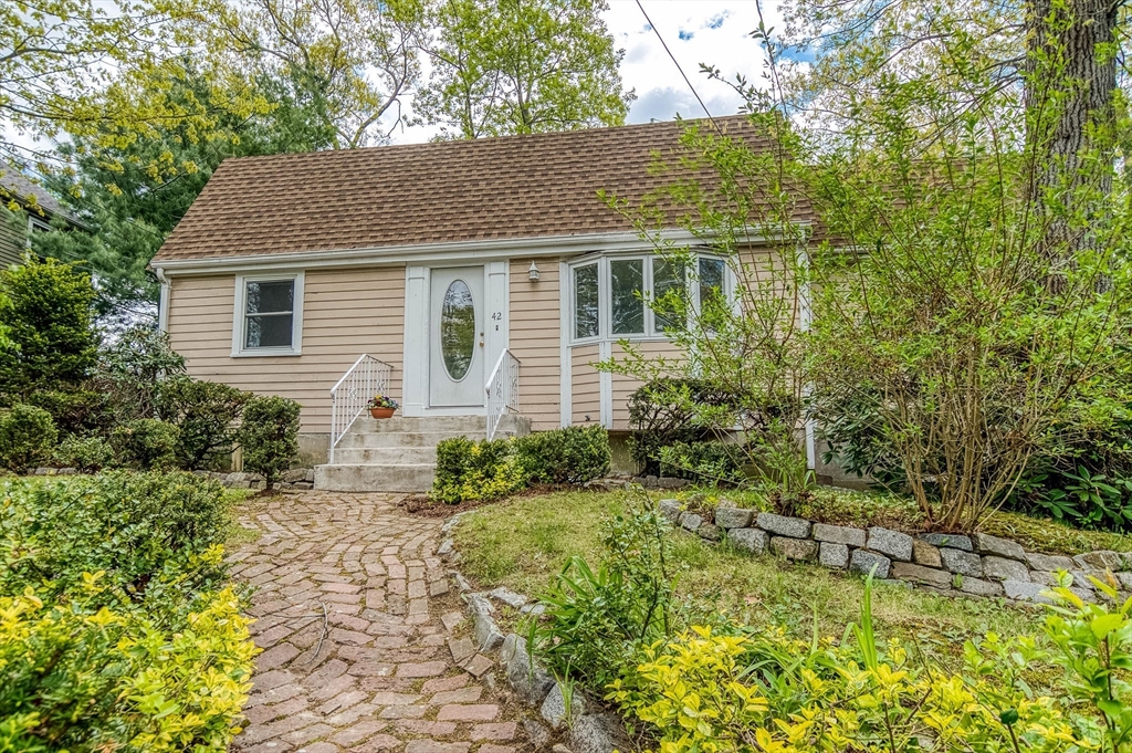 42 Stoughton Rd, Dedham, MA Photo #2