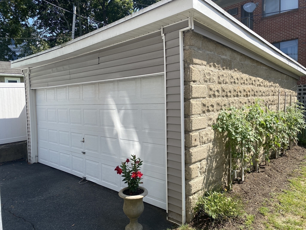 25 Bridgeport St